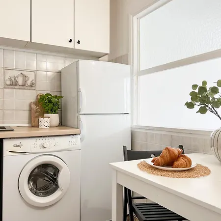 Tangerine Center Apartment