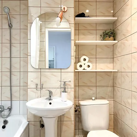 Tangerine Center Apartment *